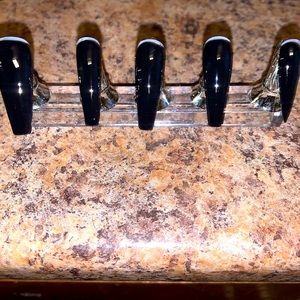 Blacked out press on nails